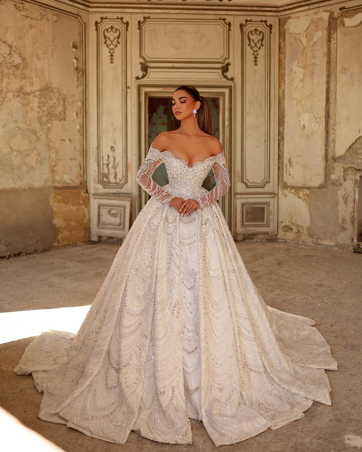 Luxury Wedding Dresses Crystal Sequins Bridal Ball Gowns Off Shoulder Pearls Rhinestone Long Sleeves Princess Customized Bride Vestidos De Novia Plus 
