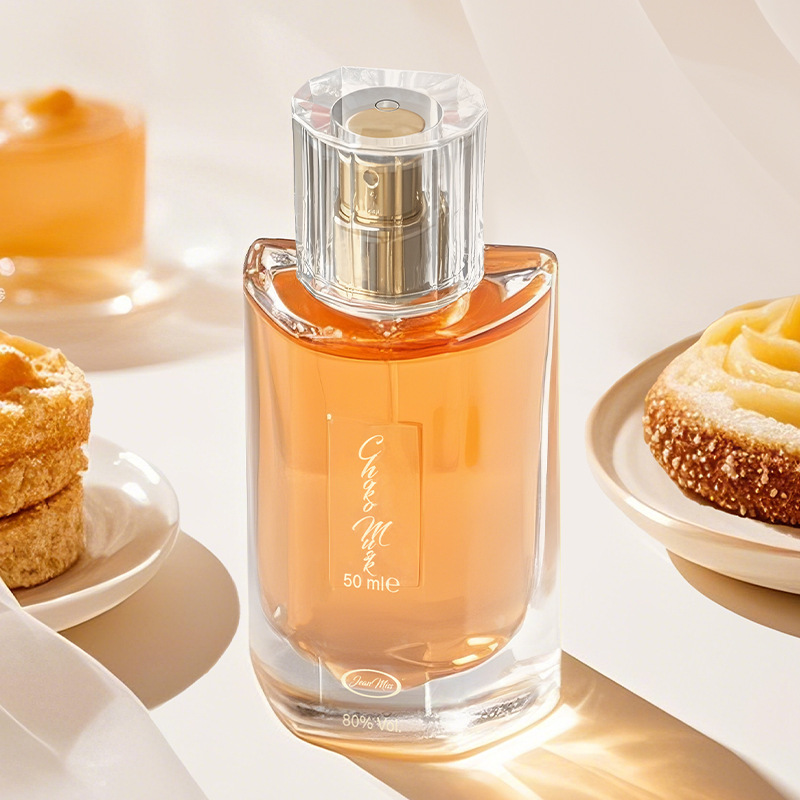 Chic Feminine Eau de Toilette Featuring Complex Spicy-Cocoa Accord for an Alluring Presence