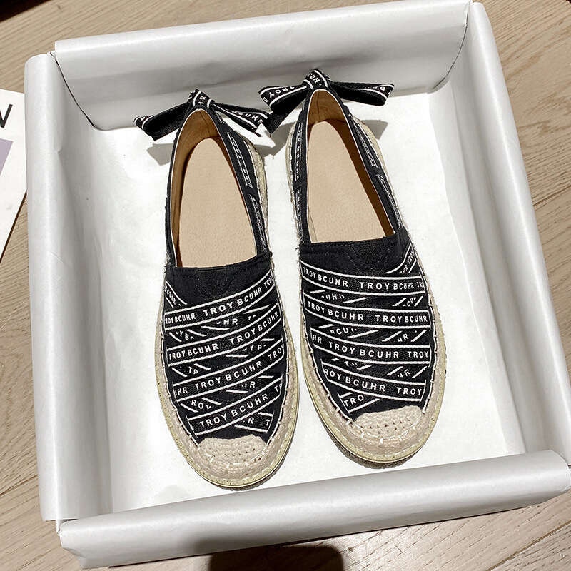 British Style Fisherman for Women 2025 New Flat Versatile Lazy Casual Slip-On Canvas Shoes Shallow Mouth