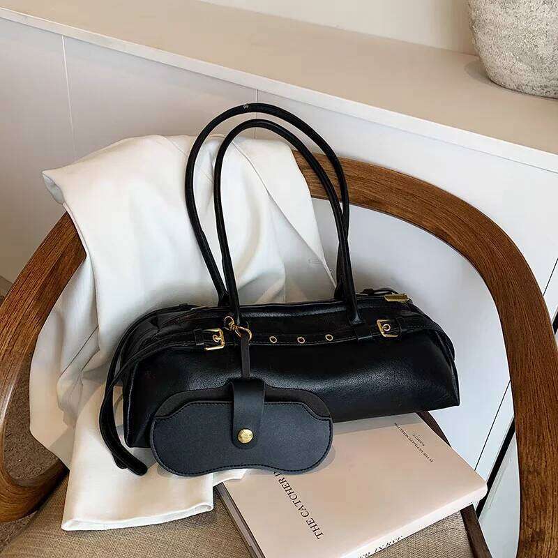 2025 New Retro Designer Purple Red Large Capacity Tote Autumn Women's Zipper Shoulder Bag Versatile Commuting Ladies Handbag