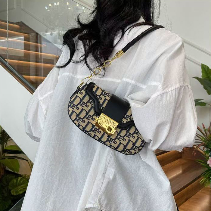 Designer Bag Saddle Bag 2025 new designer Shoulder tote Bag New Casual Handbag Fashionable Crossbody Ladies Fashion Mini Bags