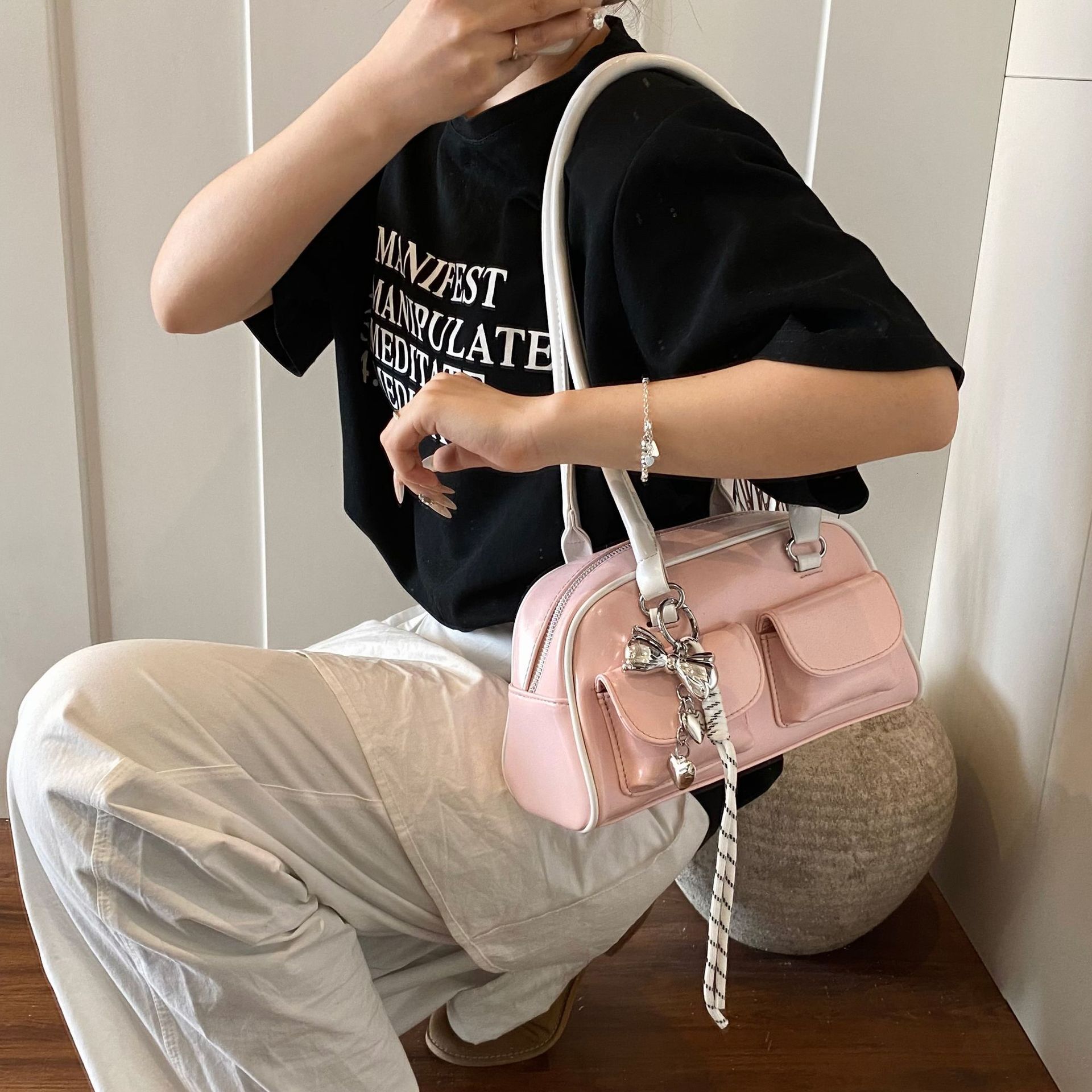 designer High-End Commuter Tote Bag 2025 Spring Summer Large Capacity Shoulder Underarm Bag Versatile Double Pocket B