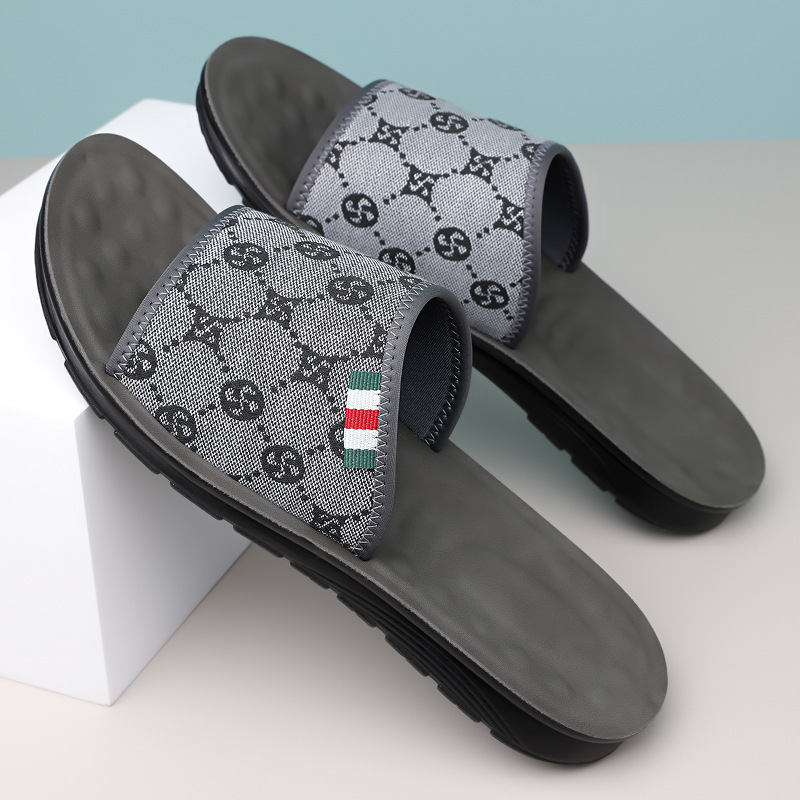 designer Sandals 2025 Youth sandals Men's soft leather soft-soled perforated beach shoes Flip-flops Breathable hundred tower sandals Flip-flops F