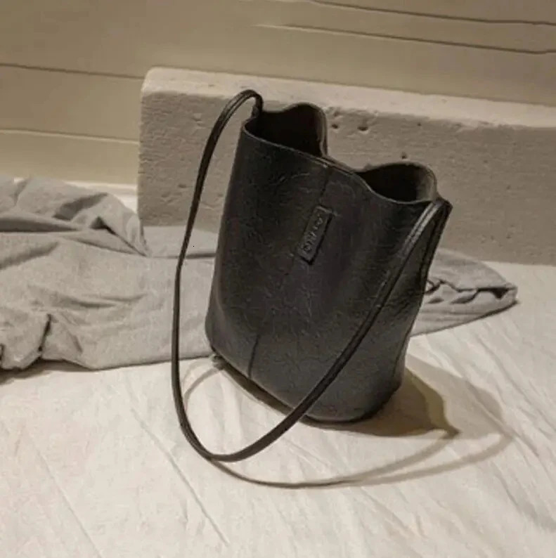 Solid Oil PU Material Small Fairy Bag Bucket Bag Casual Wild Single Shoulder Ladies Crossbody Messenger Bag 250523CJ