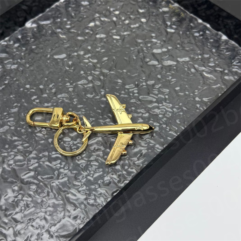Brand key Designer metal bag charm key ring luxury key Car initial pendant gold-plated classic lock key chain letter fashionable accessory