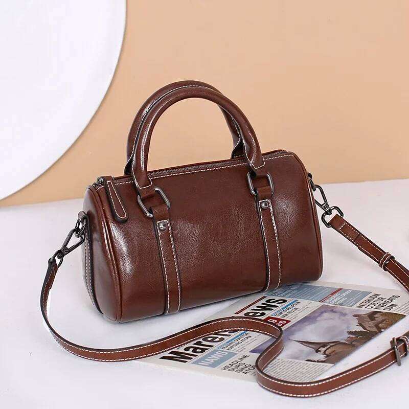 Designer Bags 2025 Women's Cow Leather Fashion Classic Boston Bag Female Large Capacity Split Messenger Bags Ladies Commute Solid Cowhide Handbag