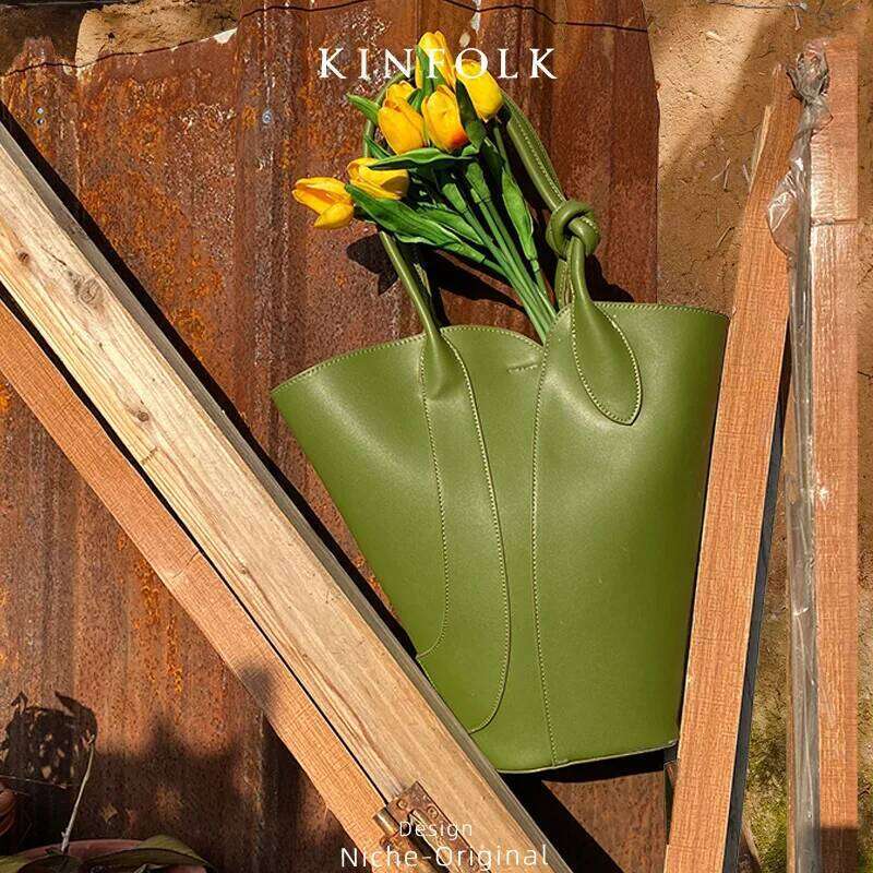 Hot Selling Women's Niche Designer Handbag Fashion PU Leather Bucket Top Handle Large Capacity Shoulder Armpit Tote Bag