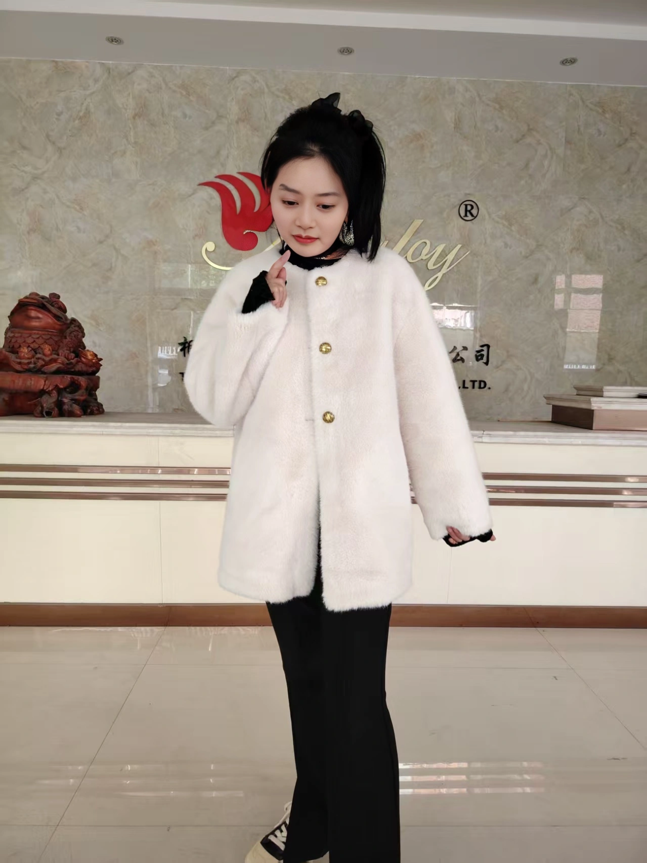 Women's Mid-Length Winter Wool Coat with Simple Solid Design - Warmth & Style Available in Multiple Sizes