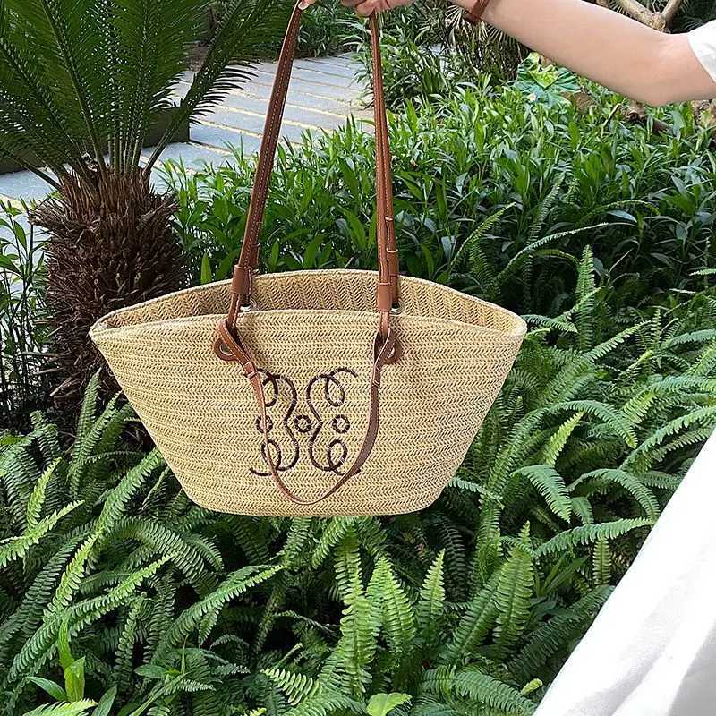 French style straw bag 2023 new womens bag pastoral style hand-woven tote bag seaside holiday portable women shoulder bag S2569