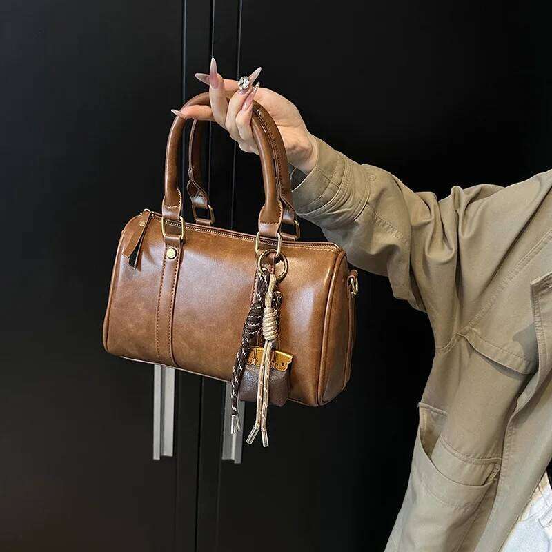 Women's New Boston Handbag 2025 Vintage Leather Pillow Large Capacity Shoulder Solid Versatile Commuter Tote Bag