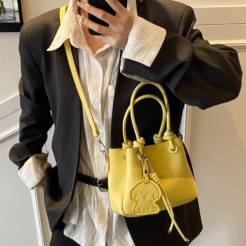designer Foreign Trade Lychee Pattern Handbag Commuter Bag for Women 2025 New Trend Spring Fashion Bucket Bag Versatile Crossbody Bag