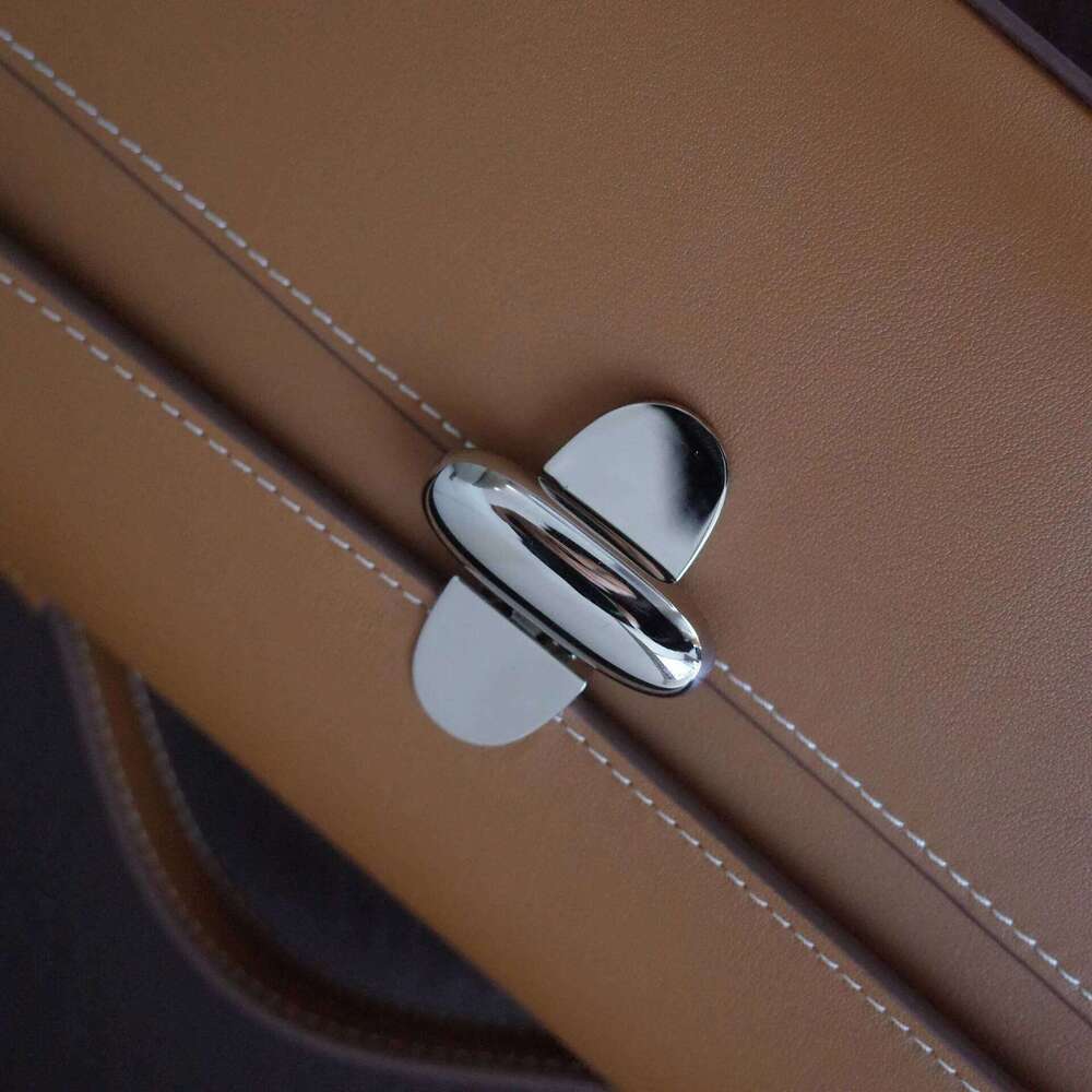 Niche Design Retro Light Women's Handbag French Simple Cowhide Top Handle Bag