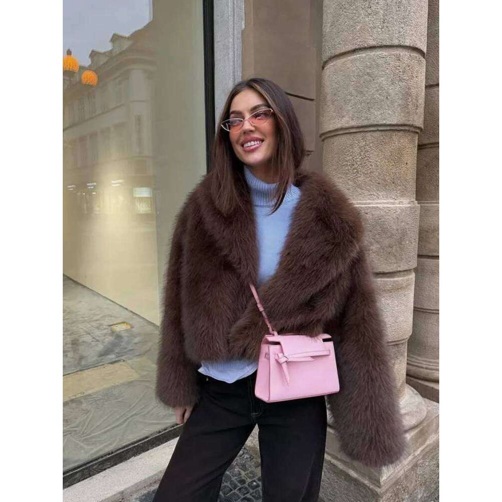 Coffee Faux Fur Short Coat Women Fluffy Lapel Long Sleeve Warm Thick Loose Jacket 2025 Fashion Winter Lady High Street Outwear