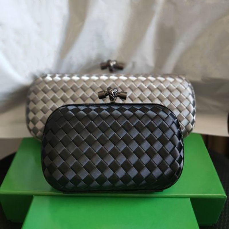 Knot Minaudiere Clu… - image