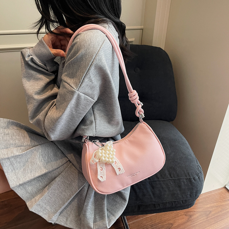 designer Casual Trendy Bag for Women Large Capacity 2025 Summer New Fashion Single Shoulder Crossbody Bag for Work Commute Underarm Bag