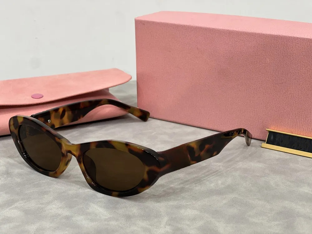 Vintage Double Bridge Metal Frame Glasses For Women Fashion Designer Luxury Sunglasses Ultra-Light Titanium Frame UV400 Lens Unisex Eyewear With Velvet Box 2025