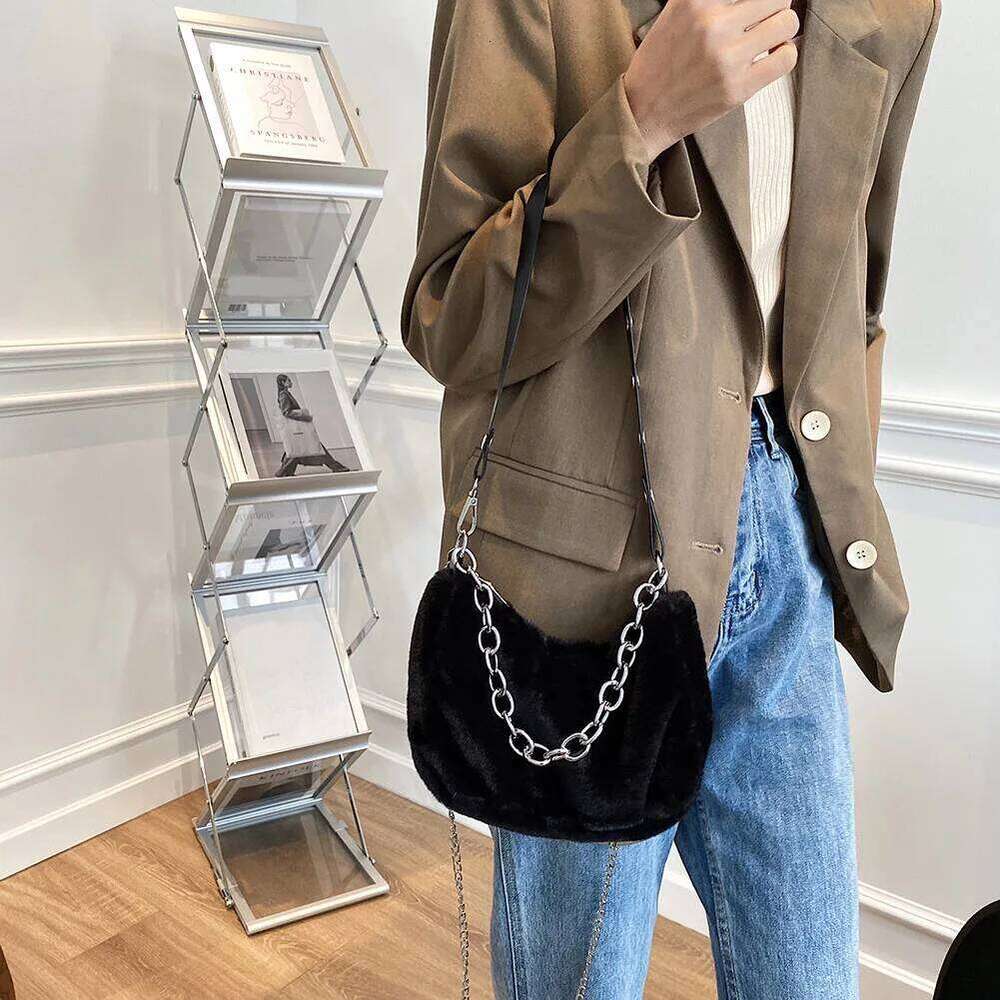 Hot Selling Lady Plush Solid Underarm Bag Fashion Shoulder Crossbody Totes Street Handbags Designer Bags