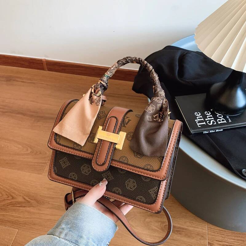 Designer Vintage-Inspired Messenger Bag - Elegant Crossbody Tote With Letter Casual Leather Large Capacity Shopper