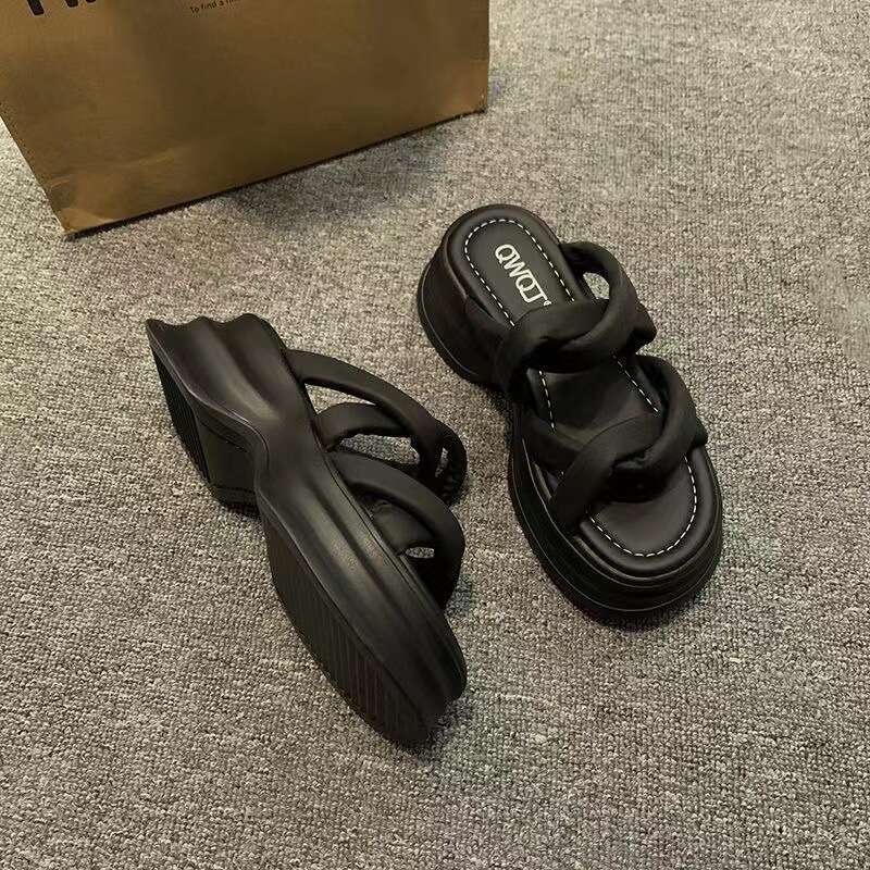 Women's Slippers 2025 Summer New Thick Sole Stunning French High Heels Fashion Versatile Outdoor Sandals