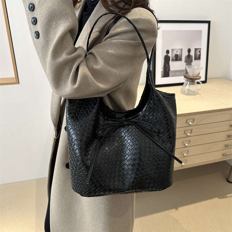 Large Capacity Fashion Casual for Women 2025 New Simple Trendy Shoulder Stylish Versatile Tote Bag