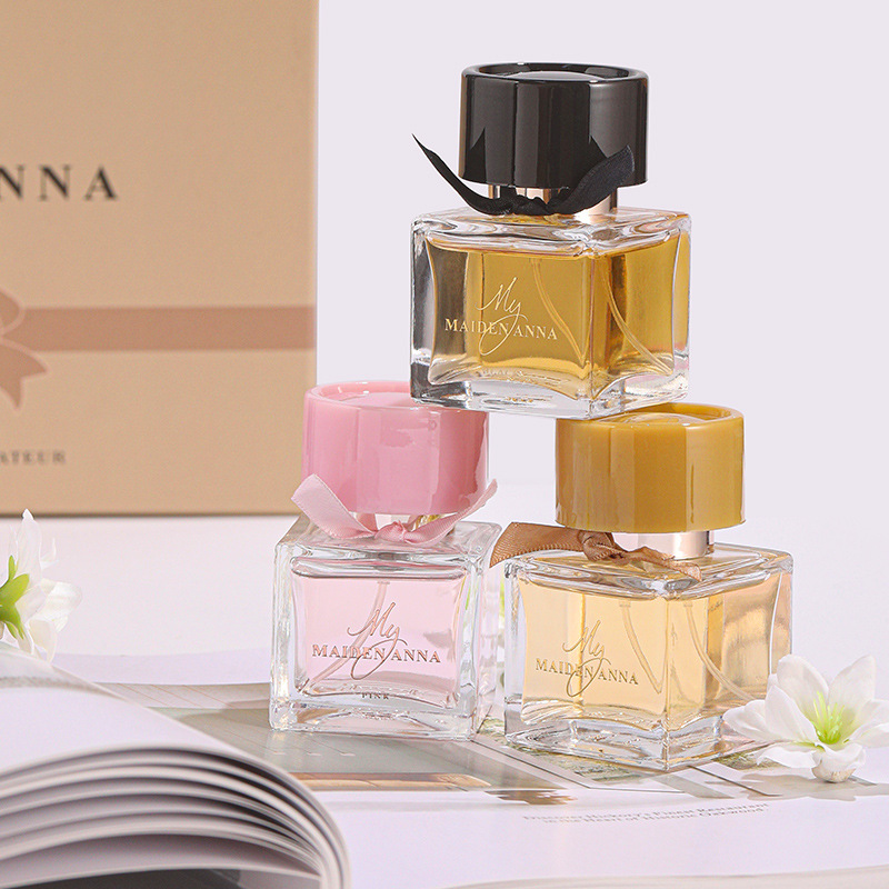 Women's perfume set is fresh, natural and long-lasting