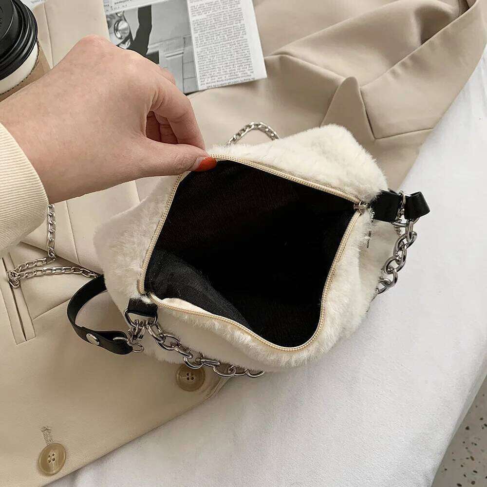Hot Selling Lady Plush Solid Underarm Bag Fashion Shoulder Crossbody Totes Street Handbags Designer Bags