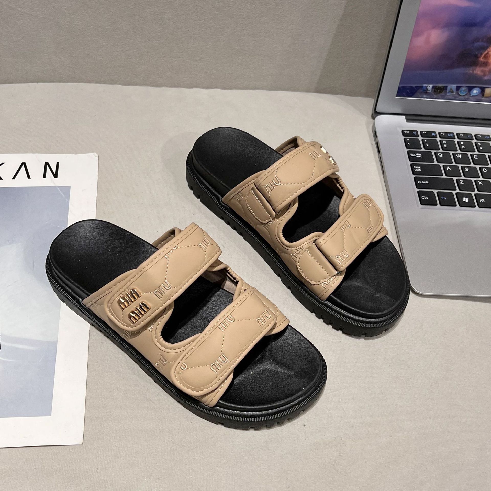 free shipping designer women slippers slides Beige khaki black fashion indoor outdoor Beach casual sandals size 35-40