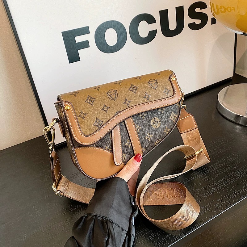 New Saddle Bag Designer Fashion Shoulder Bag High Quality Genuine Leather Ms. Flap Crossbody Hundred Versatile Commuter Classic Letters Old Flower Lux