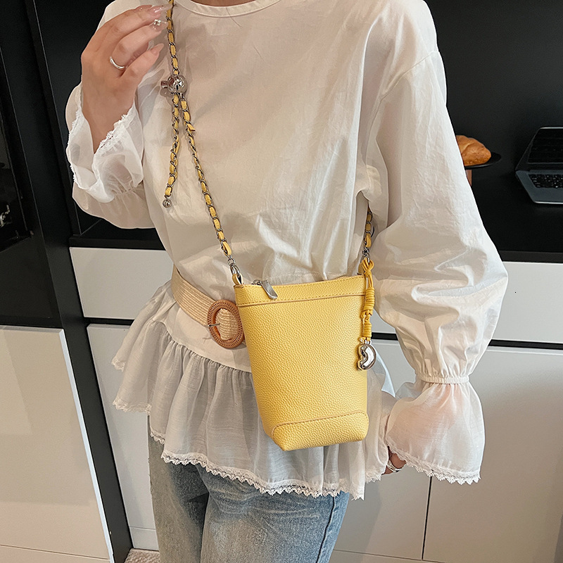 designer High-Quality Texture Bag for Women Fashion 2025 New Spring Versatile Korean Style Single Shoulder Crossbody Bag Casual Bucket Bag
