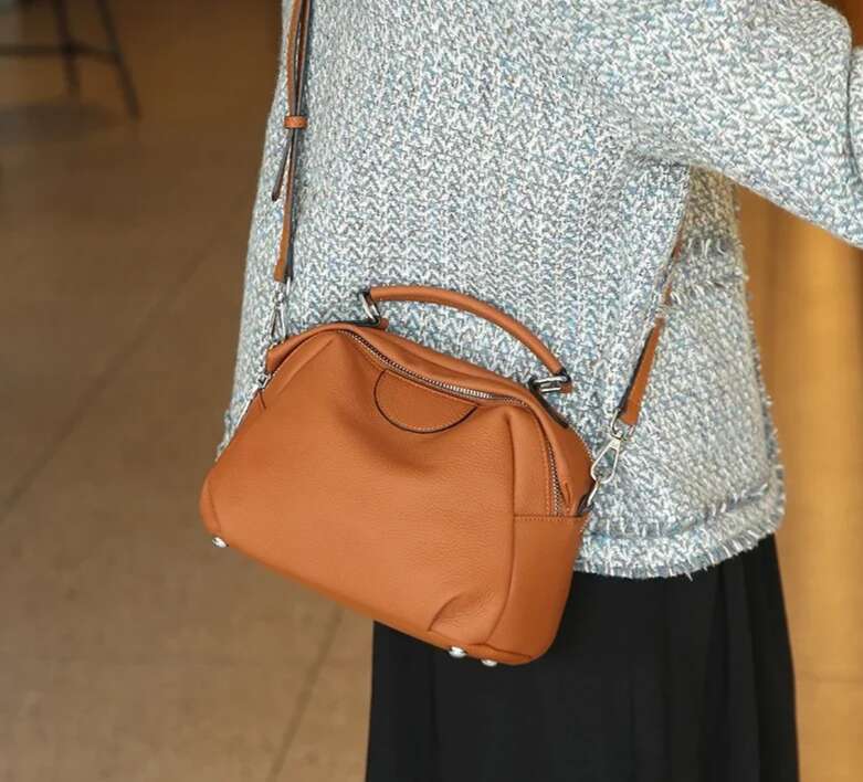 Designer Bags 2025 Women's Cow Real Leather Bag Female Crossbody Designer Shoulder Bags Ladies Casual Retro Commuting Cowhide Handbag Lady