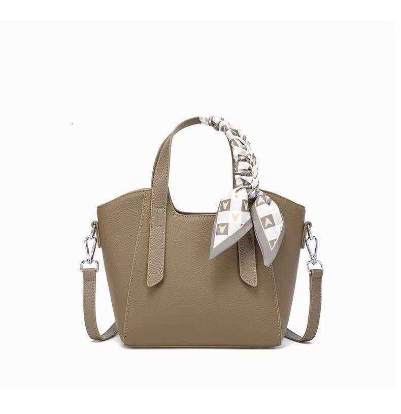 Designer Bags 2025 Woman Cowhide Genuine Leather Commuter Women's Handbag Fashion Designer Tote Female Shoulder Crossbody Bag For Ladies Luxury B