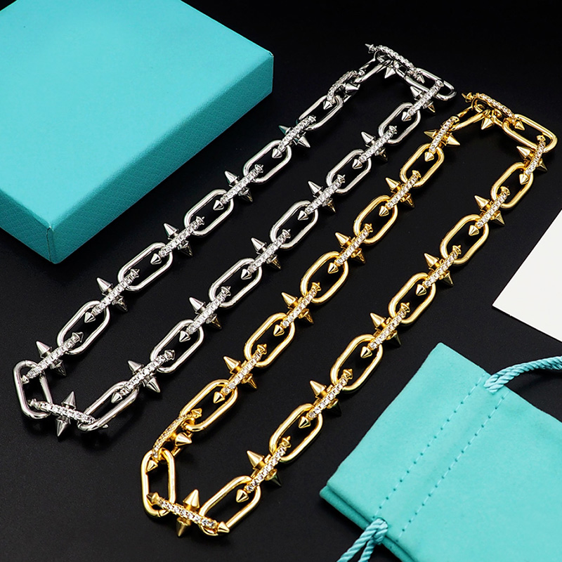 T brand's new rivet designer necklace for men and women Fashionable and personalized diamond chain necklace Electroplated 18K gold necklace jewelry
