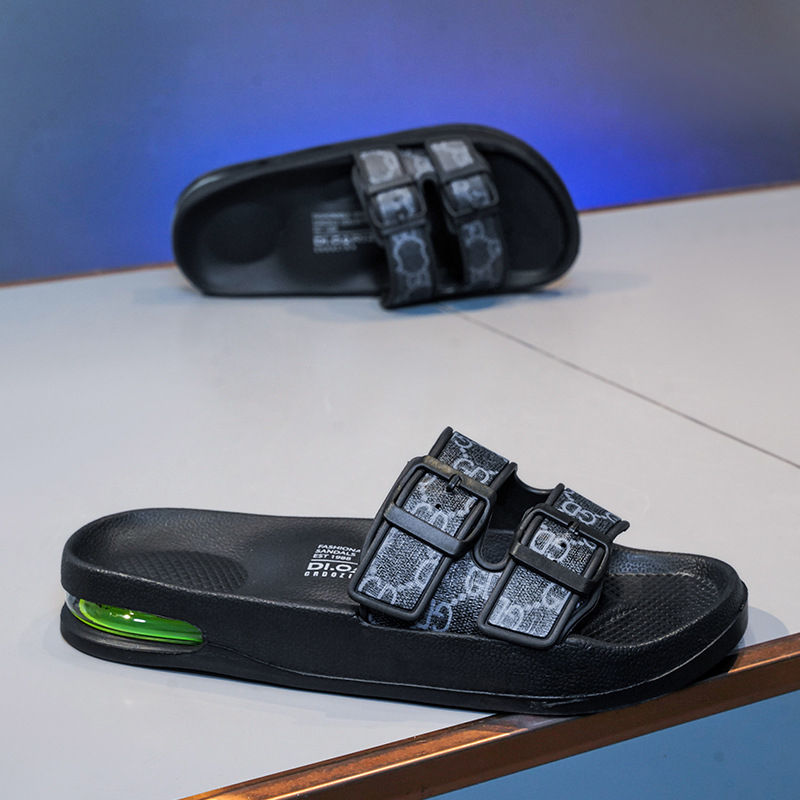 hot free shipping designer Slippers for man new summer casual outdoor vintage classic Beach shoes black brown