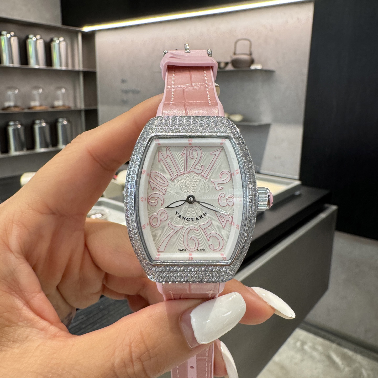 Designer watch high quality moissanite watch diamond high genuine leather strap design oval digital classic style watch for women gift Christmas very good