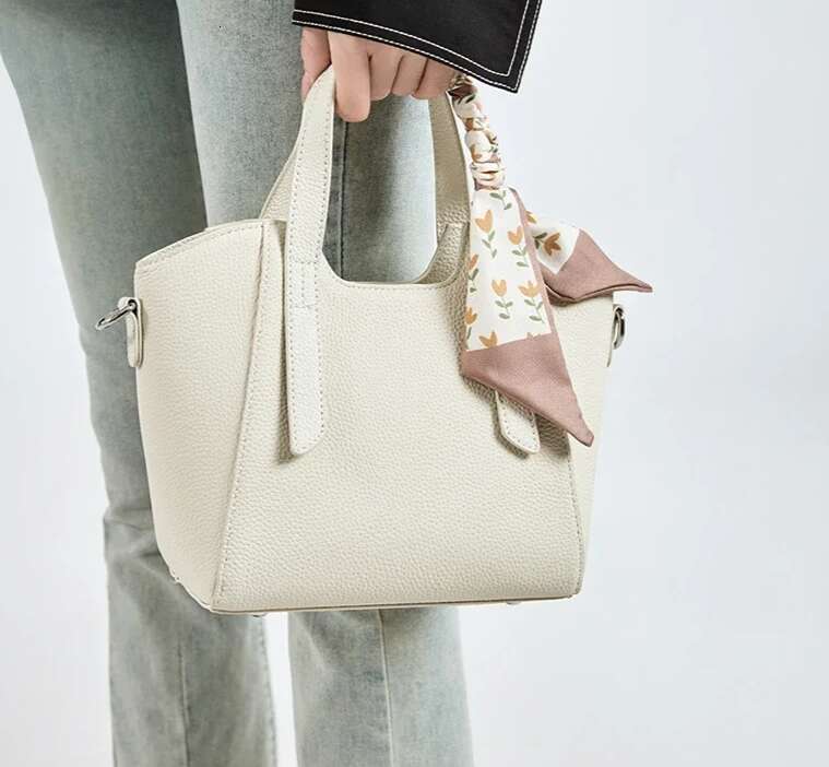 Designer Bags 2025 Woman Cowhide Genuine Leather Commuter Women's Handbag Fashion Designer Tote Female Shoulder Crossbody Bag For Ladies Luxury B