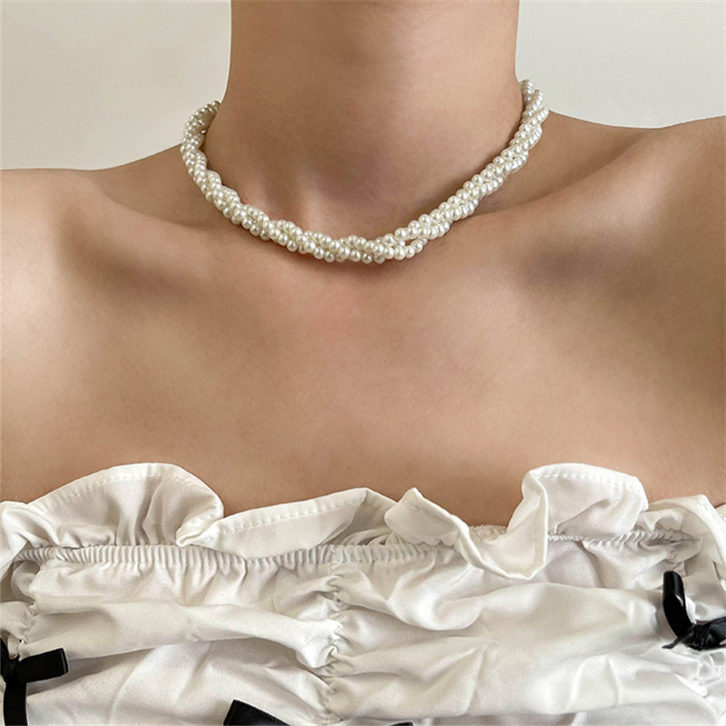 Vintage Multi Strand Faux Pearl Choker Necklace Elegant European American Minimalist Niche Neck Jewelry for Women