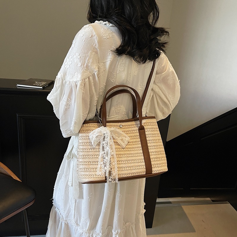 designer Large Capacity Rainbow Straw Woven Bag for Women 2025 New Summer Fashion Commuter Shoulder Bag Handheld Mother and Child Tote Bag
