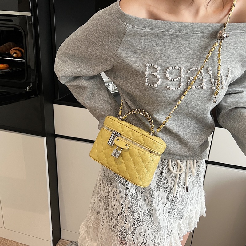 designer 2025 New Fashionable Casual Women's Shoulder Bag Quilted Chain Crossbody Bucke