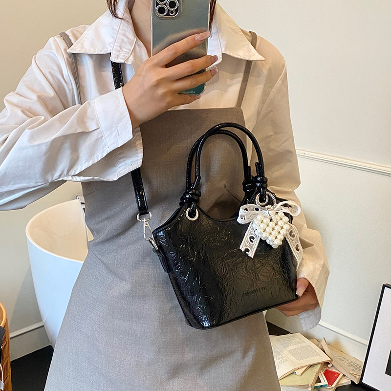designer Handheld Fashion Bucket Bag for Women Korean Style Ins Shoulder Bag 2025 New Simple Versatile Casual Crossbody Ha
