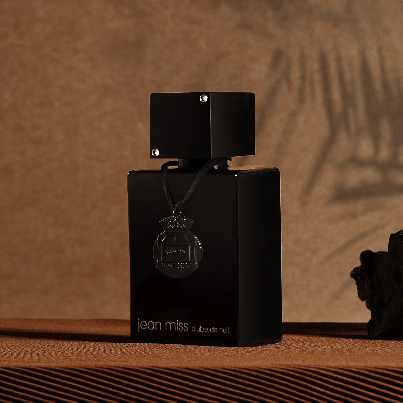Chic Unisex Fragrance Spray: Luxurious Colored Bottle with Necklace Accessory