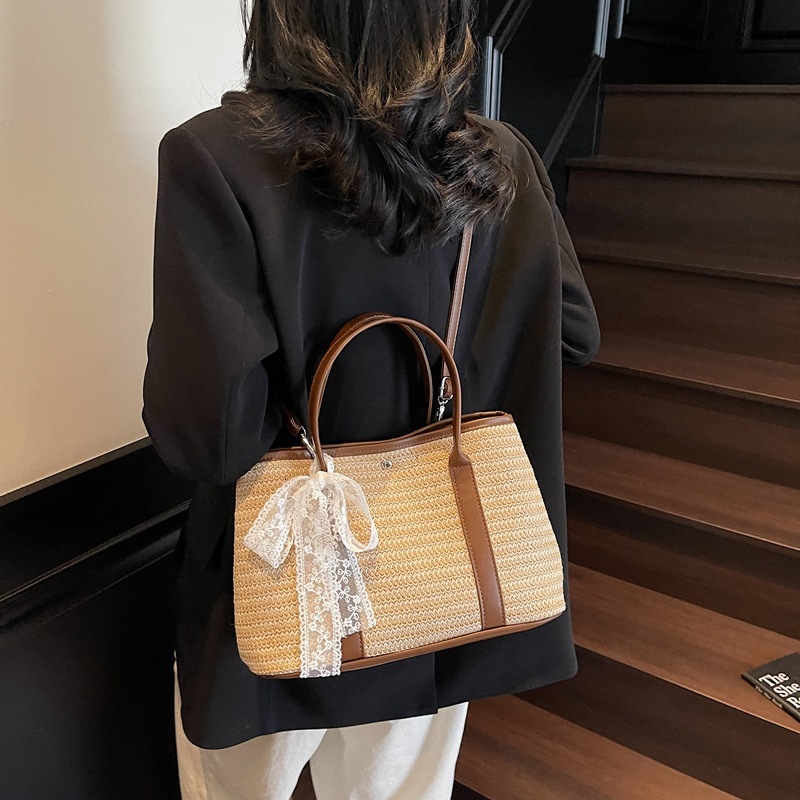 designer Large Capacity Rainbow Straw Woven Bag for Women 2025 New Summer Fashion Commuter Shoulder Bag Handheld Mother and Child Tote Bag