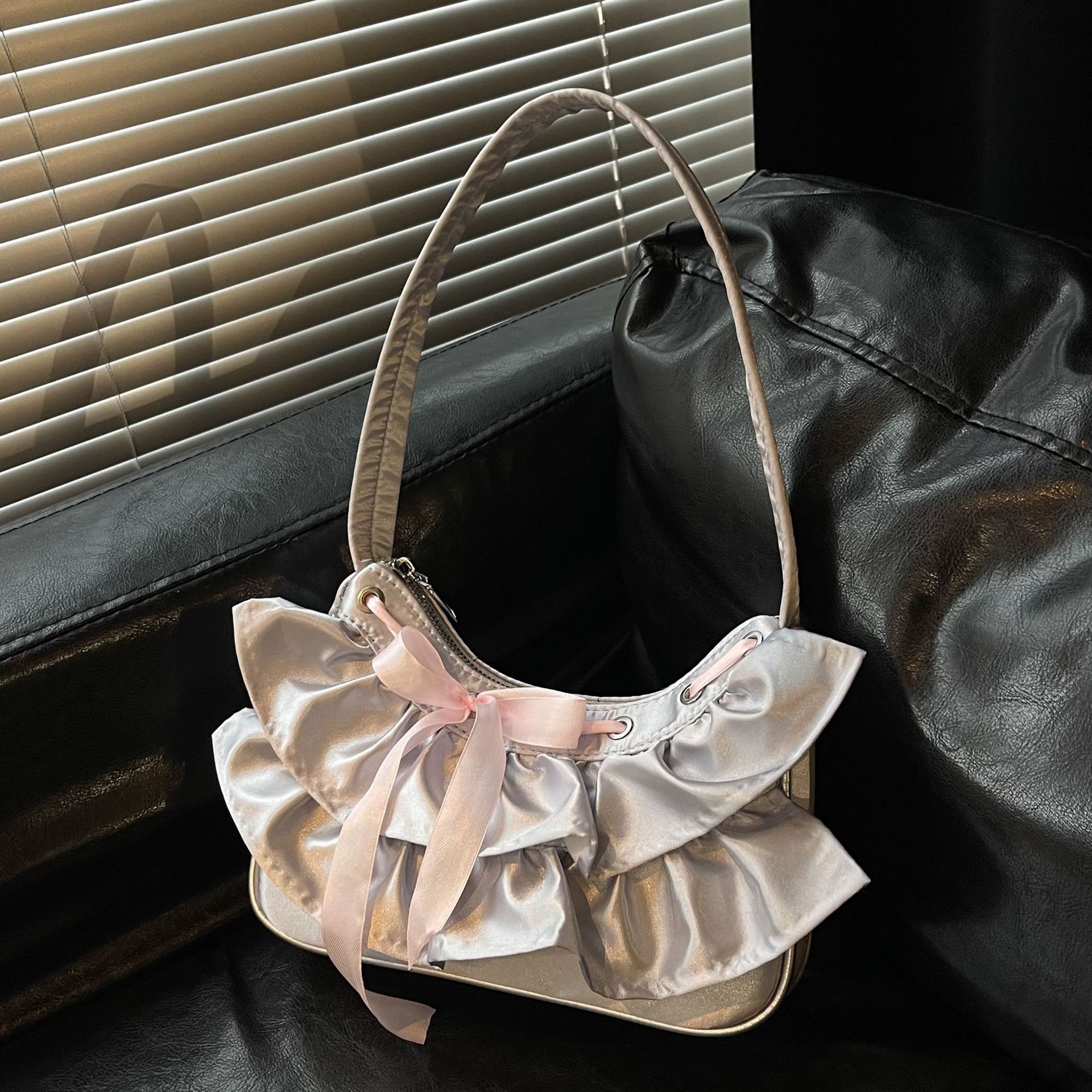 designer High-End Bowknot Cloud Bag for Women 2025 New Summer High-End Shoulder Bag Niche Pleated Underar