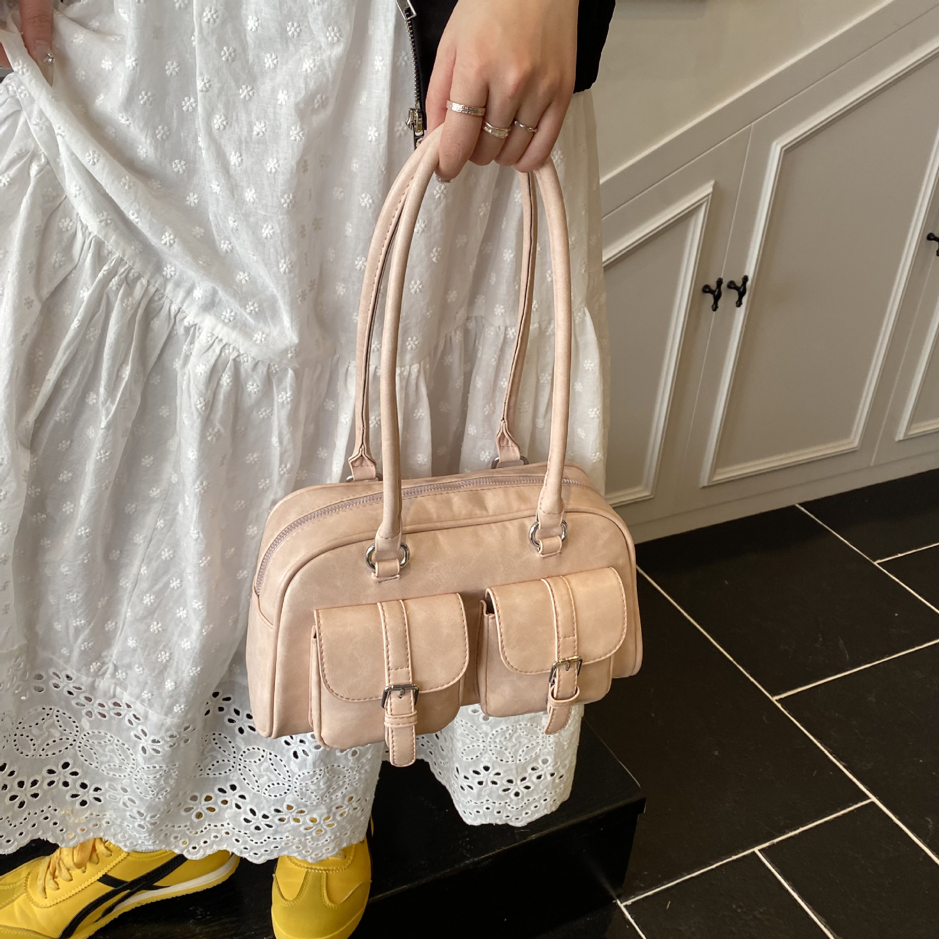 designer Vintage Commuter Large Capacity Multi-Pocket Bag for Women 2025 New Versatile Shoulder Underarm Bag Handheld B