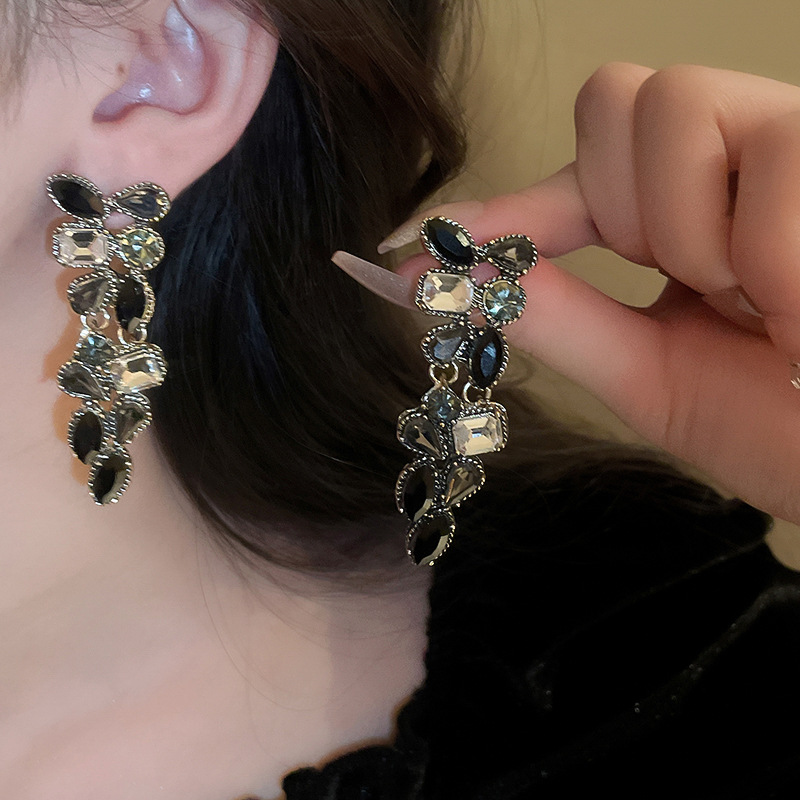 Dark Luxury Water drop Shaped Sterling Silver Needle Earrings Edgy European American Style Geometric Statement Earrings for Women