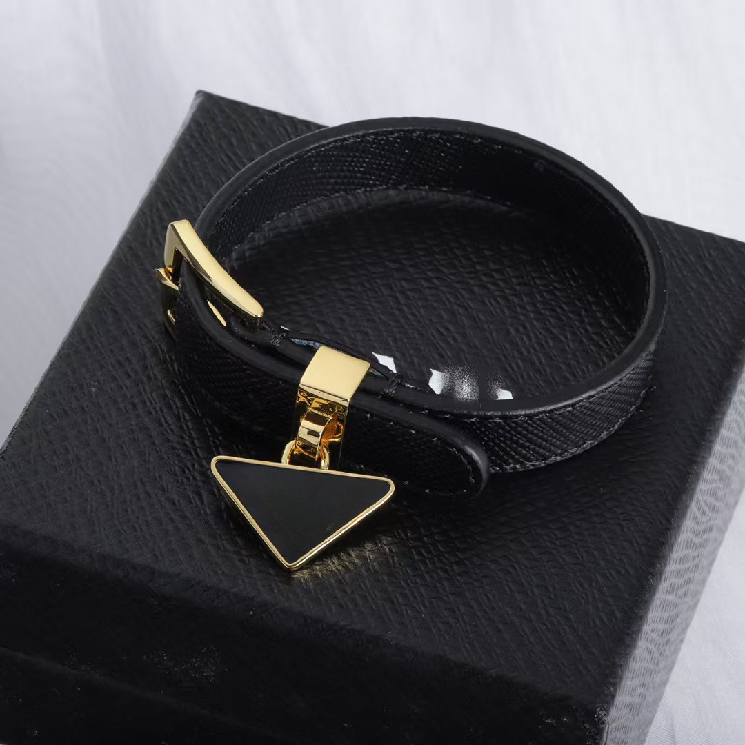 Charm Bracelets Bangle Luxury Men Women Designer Bracelet Bangle Black white Simple Leather Bracelets Cuff Fashion Jewelry Party Gift