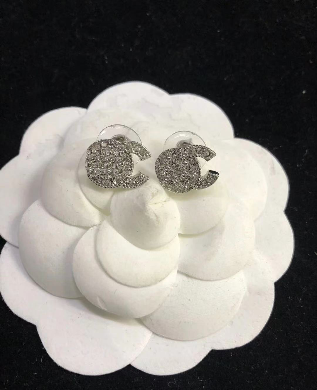 1.5cm fashionable stud earrings, high-quality designer earrings for women, dia wedding gift jewelry for women