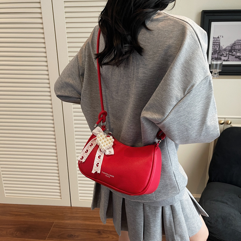 designer Casual Trendy Bag for Women Large Capacity 2025 Summer New Fashion Single Shoulder Crossbody Bag for Work Commute Underarm Bag