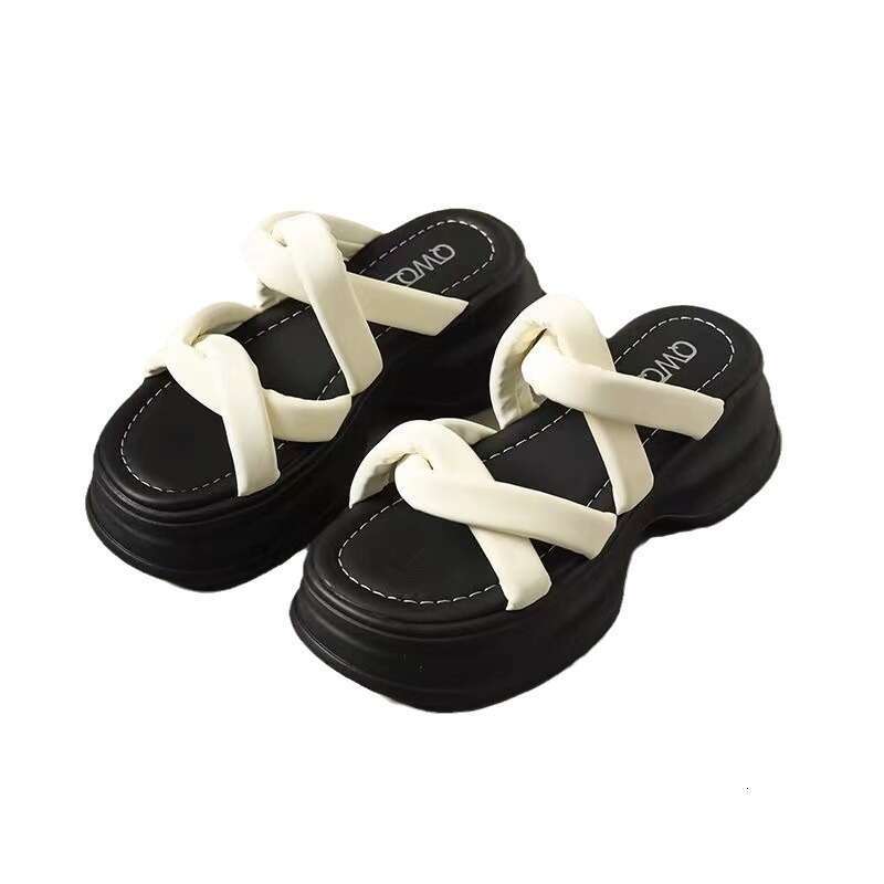 Women's Slippers 2025 Summer New Thick Sole Stunning French High Heels Fashion Versatile Outdoor Sandals