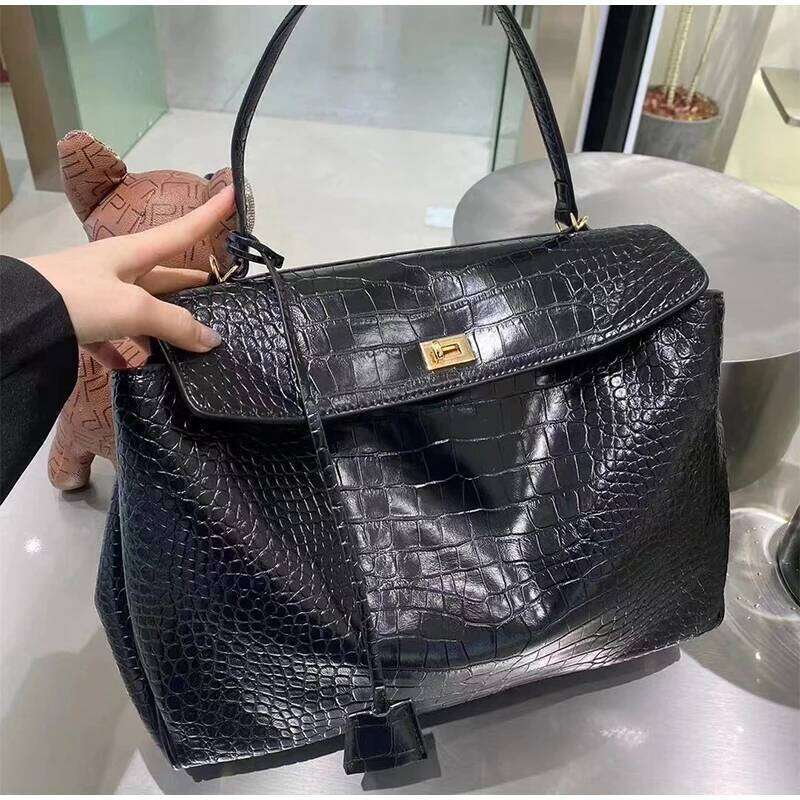 Genuine Leather Crocodile Pattern Brand Tote Bag Black Classic Fashion Gold Lock Designer New High end Shoulder Handbag bag