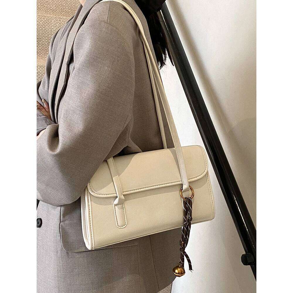 Simple Solid Messenger Women Versatile Leisure Shoulder Bags Large Capacity Female Commute Underarm Pack Lady Handle Bag